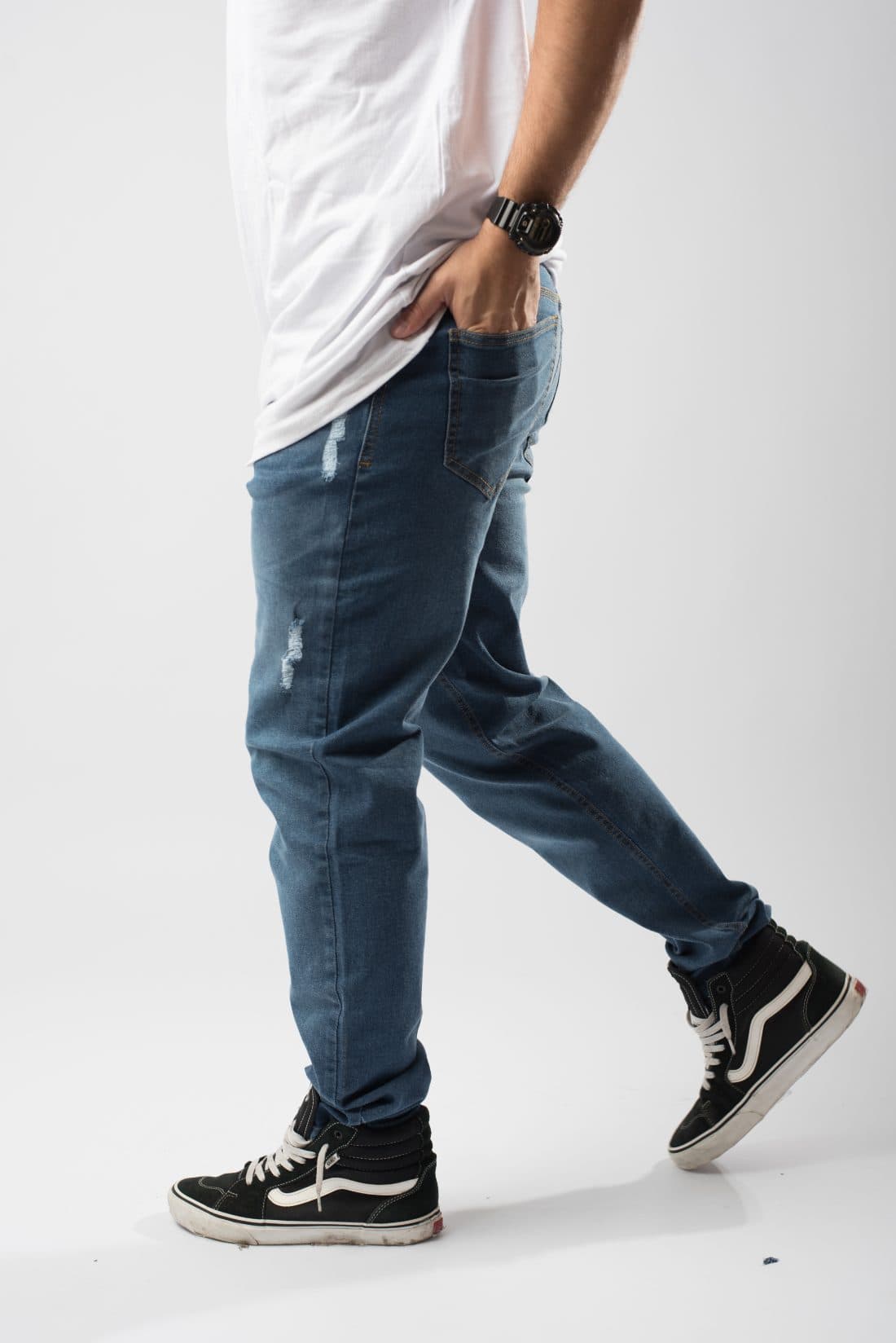 Jean slim azul profundo en color Azul profundo
